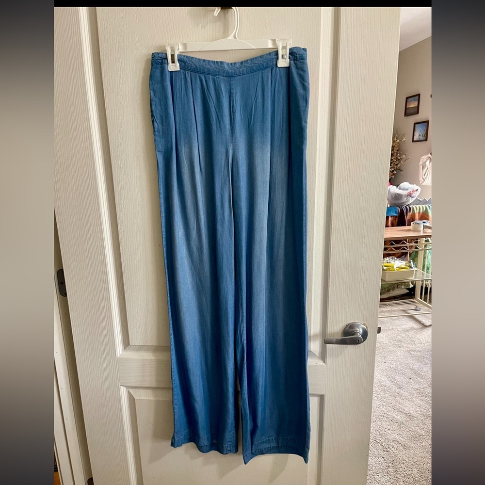 Merona Brand wide leg chambray pants. Denim look . Rayon size, XS,S,M,L